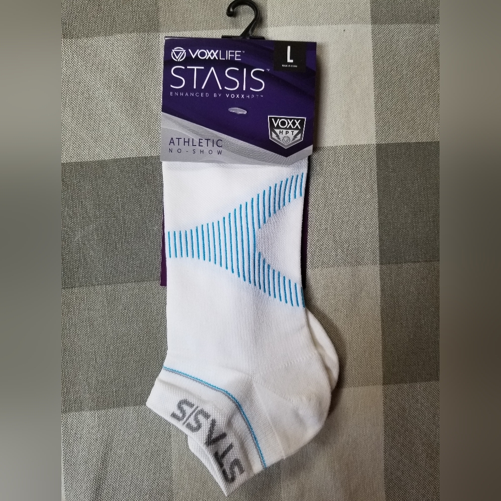 Voxx Socks No Show Large White HPT Neuro-stimulation Athletic